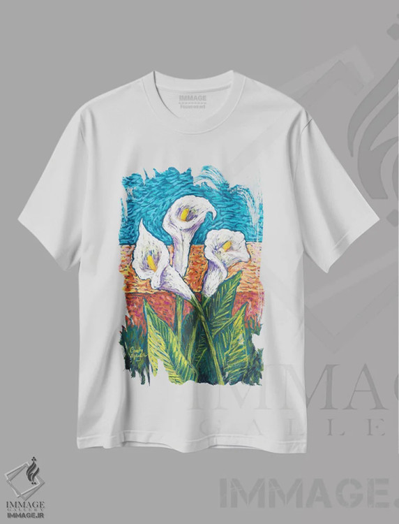 تیشرت سفید طرح دار گل کالای پاستلی، تزئینی اثر کندی مایر | immage.ir