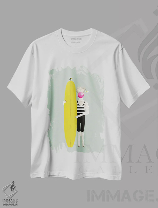 تیشرت سفید طرح دار آلپاکا در حال نگه داشتن تخته موج سواری، تزئینی اثر کارولین کسلسی | فروشگاه ایماژ
