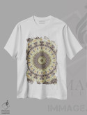 تیشرت سفید طرح دار کالیودوسکوپ شاهدانه شمارهٔ ۲۱، دکوراسیون جایگزین اثر نائوم دورخمان | immage.ir