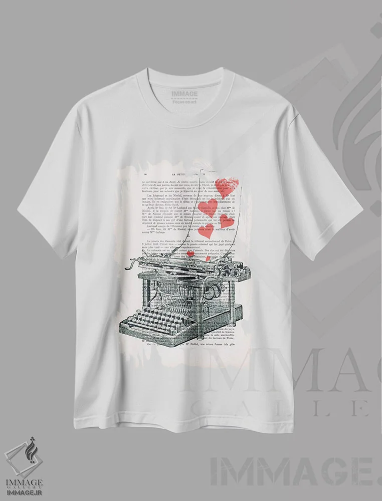 تیشرت سفید طرح دار نامهٔ عاشقانه، دکور روستایی اثر کوکو د پاریس | فروشگاه ایماژ