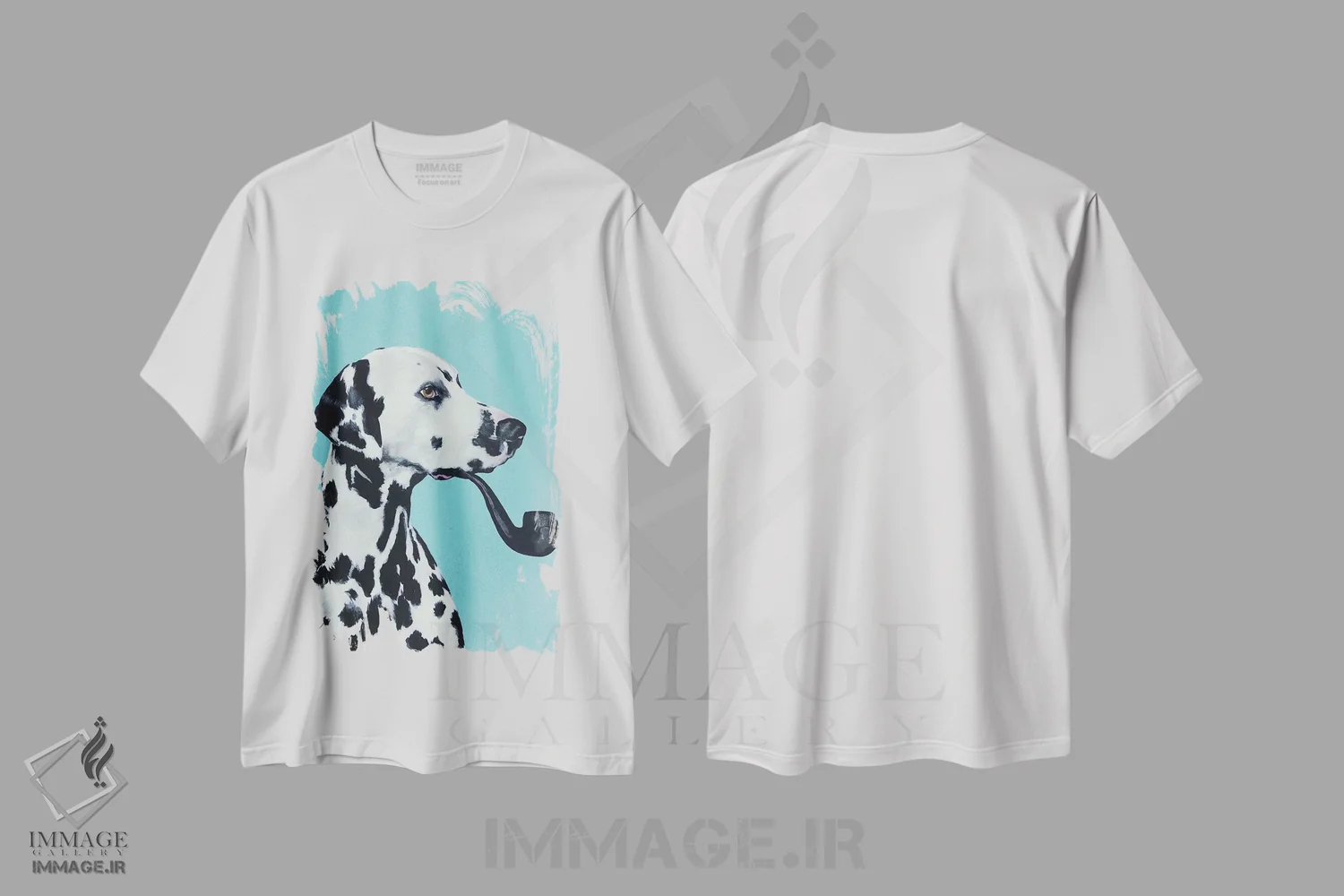 تیشرت سفید طرح دار دالماتین در حال دود کردن پیپ اثر کوکو د پاریس | immage.ir