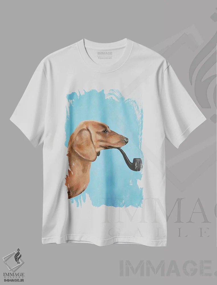 تیشرت سفید طرح دار داشهاند در حال دود کردن پیپ، تزئینی اثر کوکو د پاریس | immage.ir