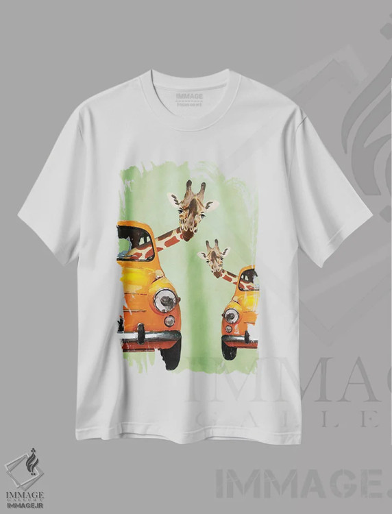 تیشرت سفید طرح دار زرافه ها در ماشین های زرد اثر کوکو د پاریس | immage.ir