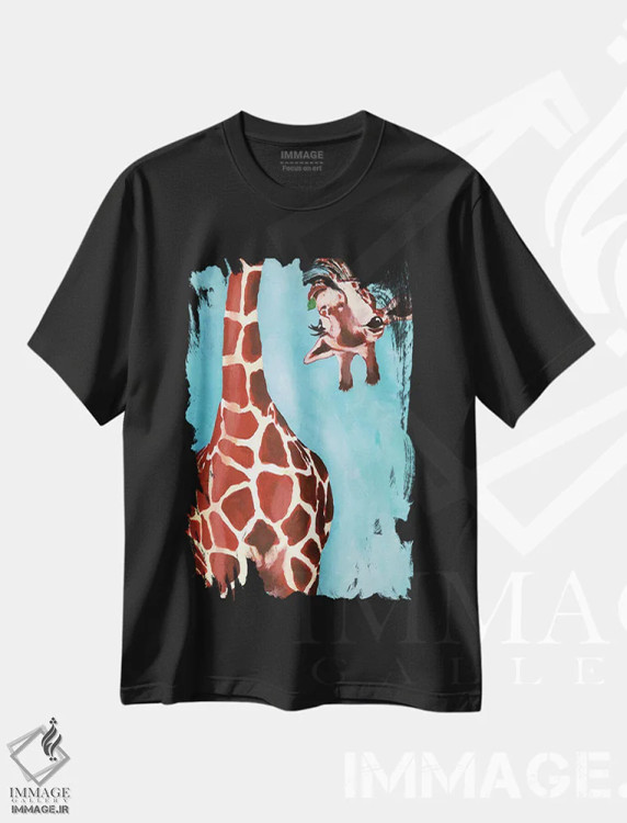 تیشرت مشکی طرح دار زرافه ها با برگ سبز، دکور معاصر اثر کوکو د پاریس | immage.ir