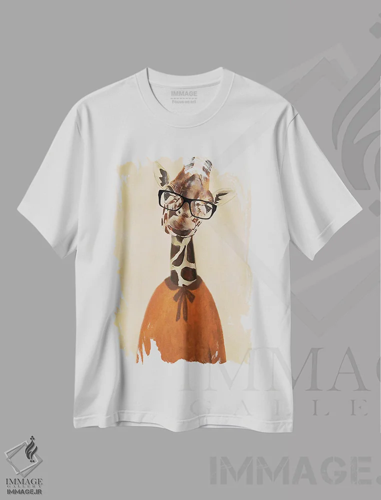 تیشرت سفید طرح دار زرافهٔ باهوش اثر کوکو د پاریس | فروشگاه ایماژ