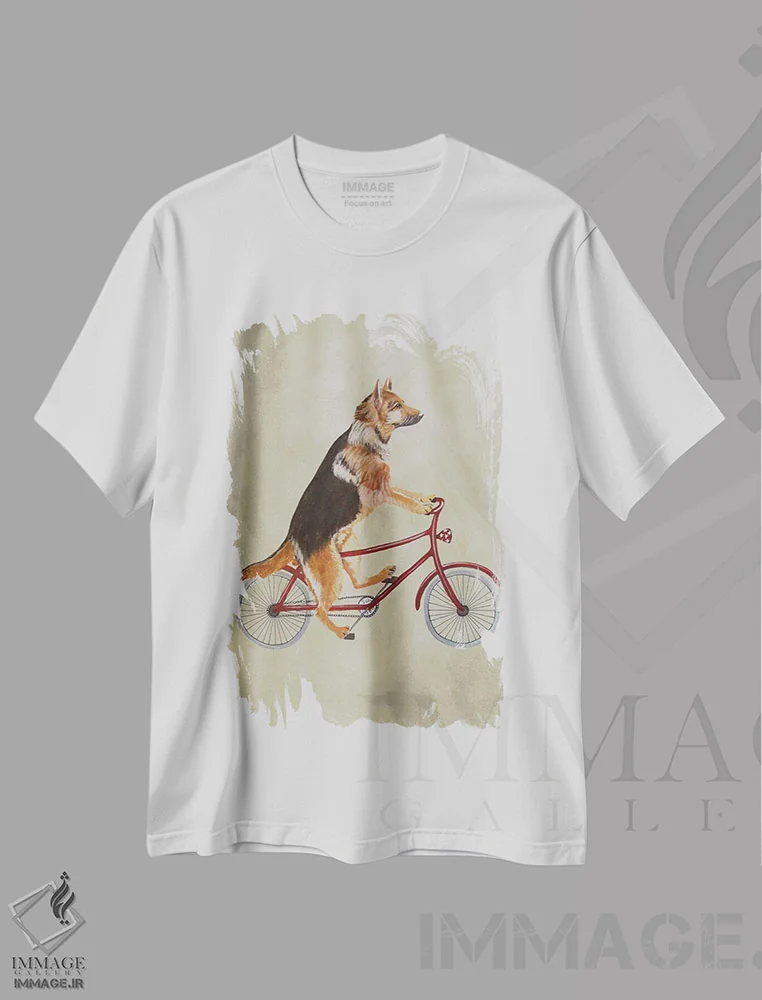 تیشرت سفید طرح دار سگ ژرمن شپرد روی دوچرخه، تزئینی اثر کوکو د پاریس | فروشگاه ایماژ