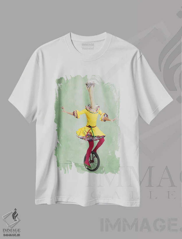 تیشرت سفید طرح دار شترمرغ با تک چرخه، تزئینی اثر کوکو د پاریس | فروشگاه ایماژ