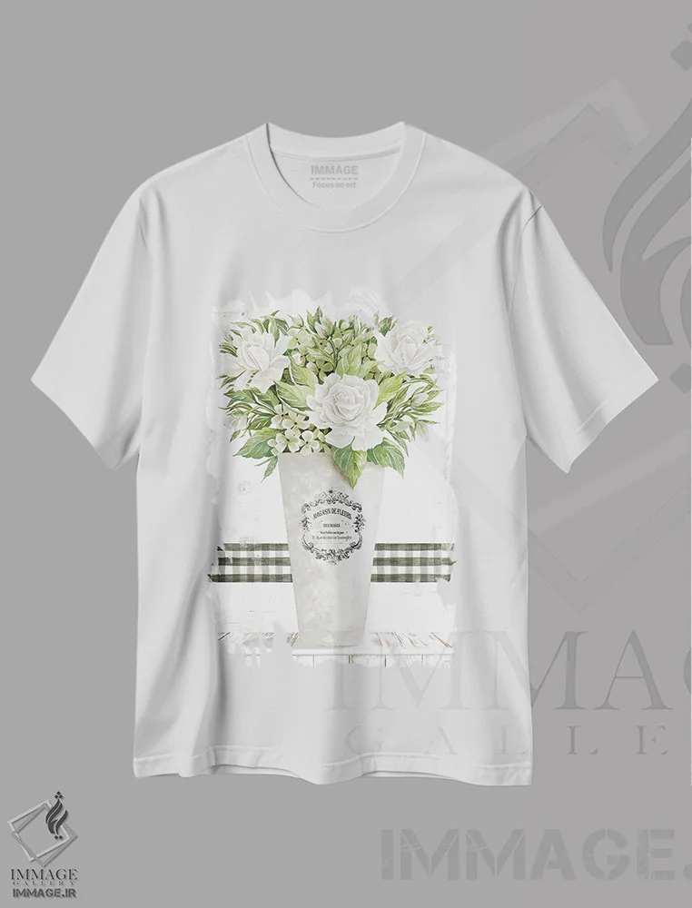 تیشرت سفید طرح دار رزهای سفید، دکور روستایی اثر سیندی جیکوبز | immage.ir