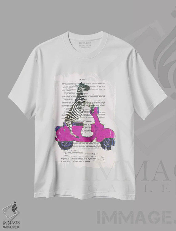 تیشرت سفید طرح دار گورخر سوار بر وسپای قرمز، تزئینی اثر کوکو د پاریس | immage.ir