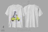 تیشرت سفید طرح دار گورخر سوار بر وسپای زرد، تزئینی اثر کوکو د پاریس | فروشگاه ایماژ