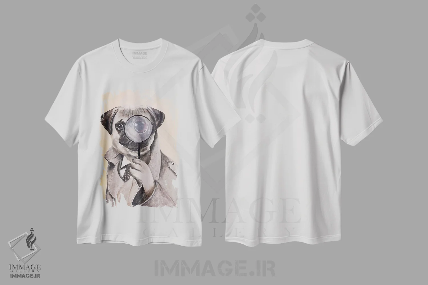 تیشرت سفید طرح دار پاگ با لباس شرلوک هولمز، دکور معاصر اثر کوکو د پاریس | فروشگاه ایماژ
