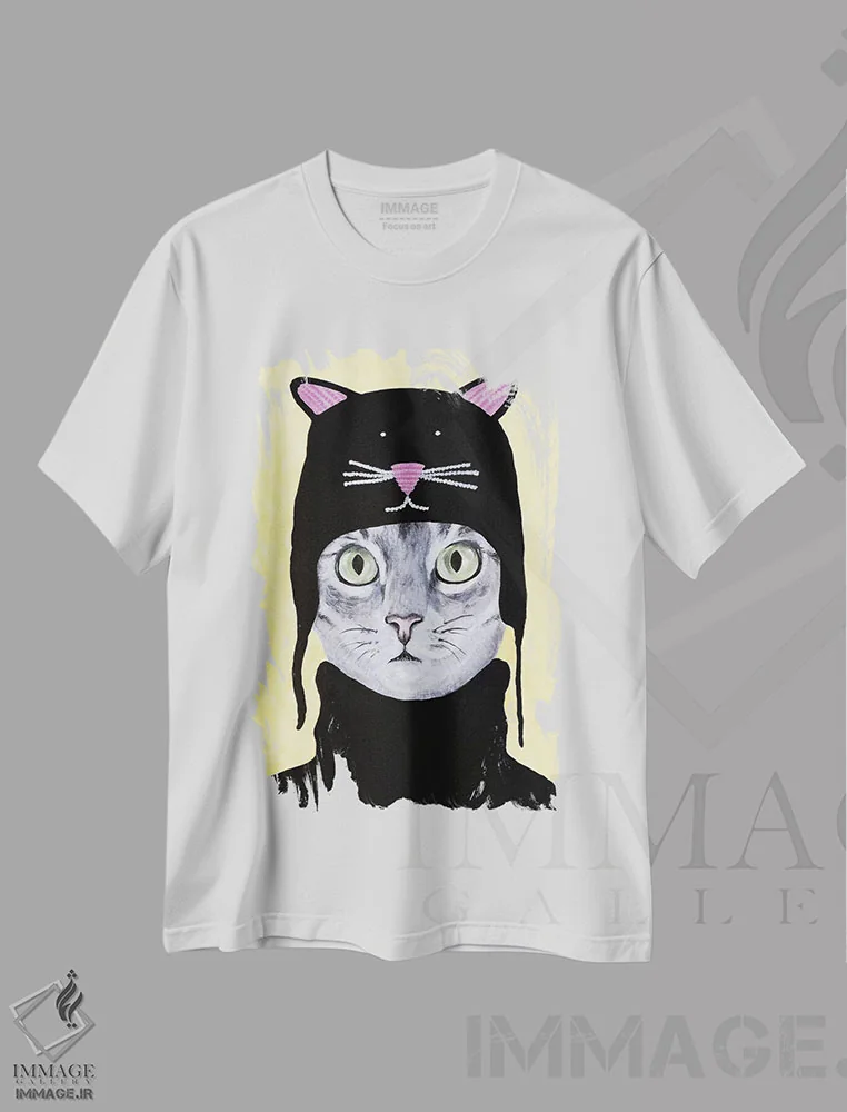 تیشرت سفید طرح دار گربه با کلاه گربه ای، دکور معاصر اثر کوکو د پاریس | فروشگاه ایماژ