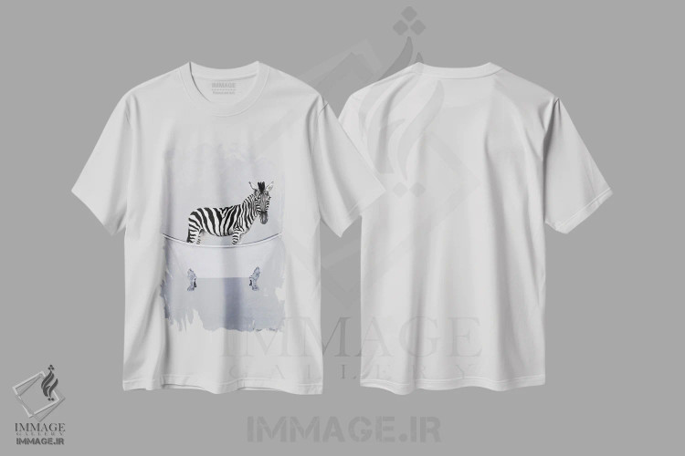 تیشرت سفید طرح دار گورخر در وان حمام، تزئینی اثر کوکو د پاریس | فروشگاه ایماژ