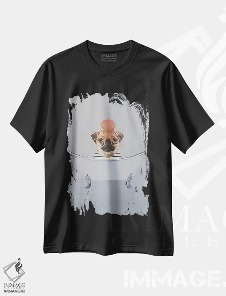 تیشرت مشکی طرح دار پاگ با هشت پا در وان حمام، دکور معاصر اثر کوکو د پاریس | فروشگاه ایماژ