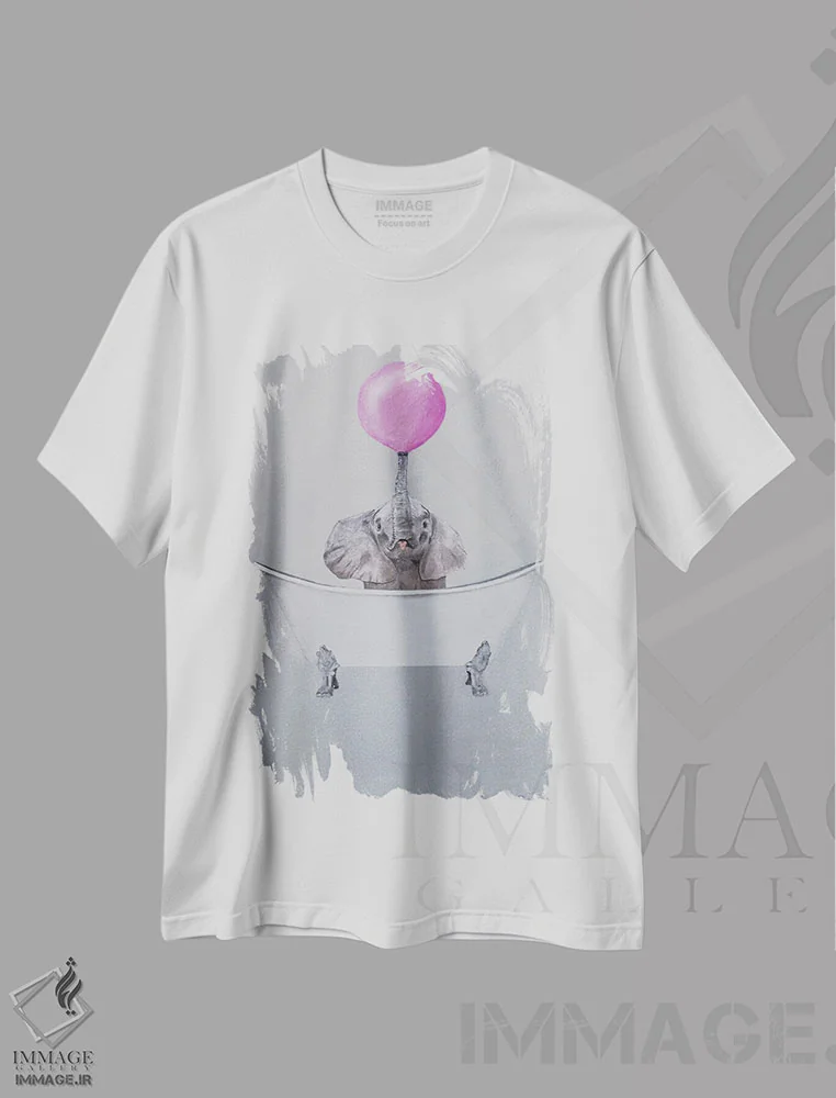 تیشرت سفید طرح دار فیل با آدامس بادکنکی در وان حمام، دکور معاصر اثر کوکو د پاریس | immage.ir