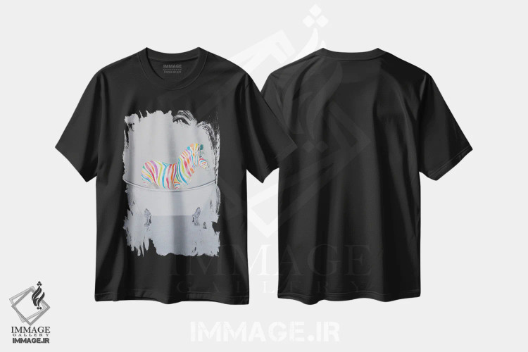تیشرت مشکی طرح دار گورخر رنگین کمانی در وان حمام، دکور معاصر اثر کوکو د پاریس | فروشگاه ایماژ
