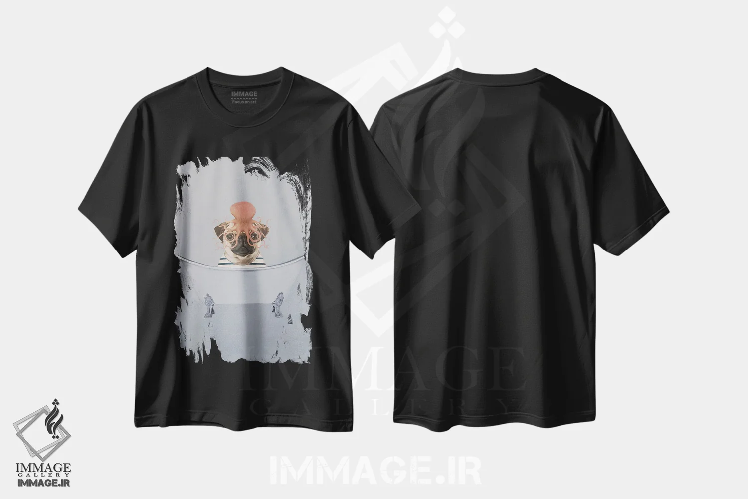 تیشرت مشکی طرح دار پاگ با هشت پا در وان حمام، دکور معاصر اثر کوکو د پاریس | فروشگاه ایماژ