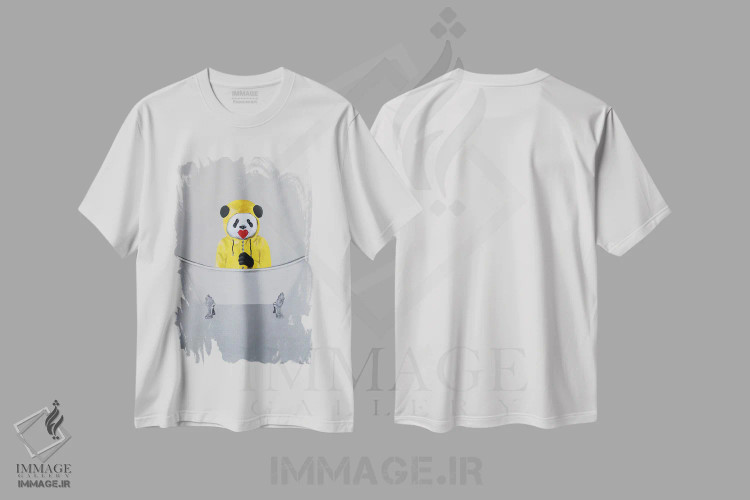 تیشرت سفید طرح دار پاندا با آبنبات چوبی در وان حمام، دکور معاصر اثر کوکو د پاریس | فروشگاه ایماژ