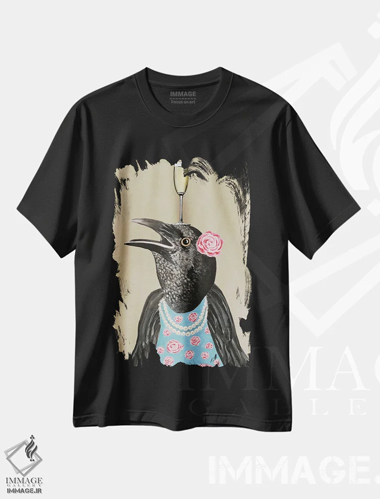 تیشرت مشکی طرح دار کلاغ با جام شامپاین، دکور معاصر اثر کوکو د پاریس | immage.ir