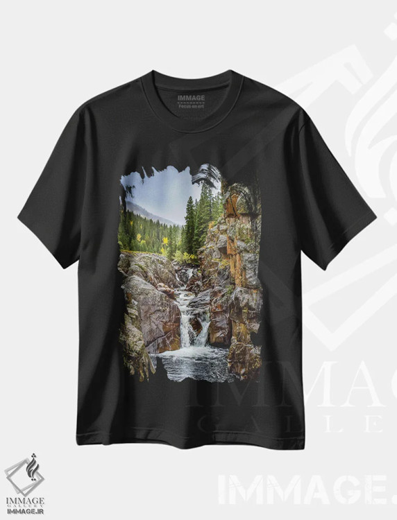 تیشرت مشکی طرح دار آبشار پودر در پاییز، مدیوم اثر کریستوفر توماس | immage.ir