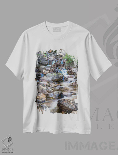 تیشرت سفید طرح دار جویبار کوهستان راکی، مدیوم اثر کریستوفر توماس | فروشگاه ایماژ