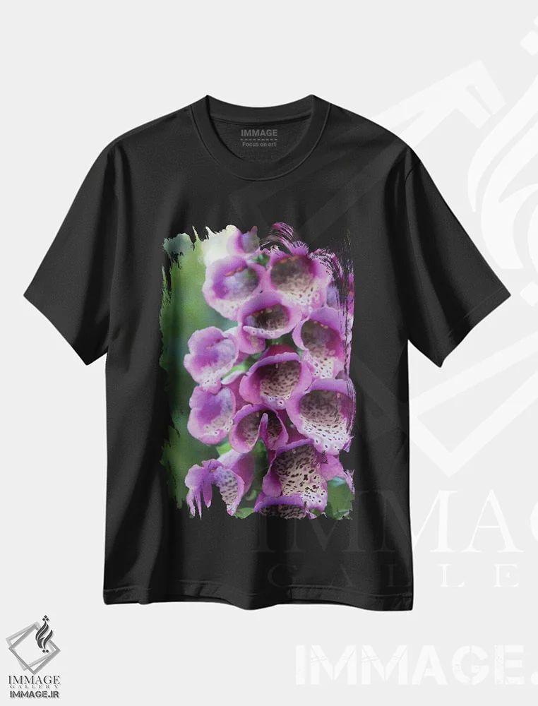 تیشرت مشکی طرح دار گل آویز بنفش، مدیوم اثر آنا کوپل | immage.ir