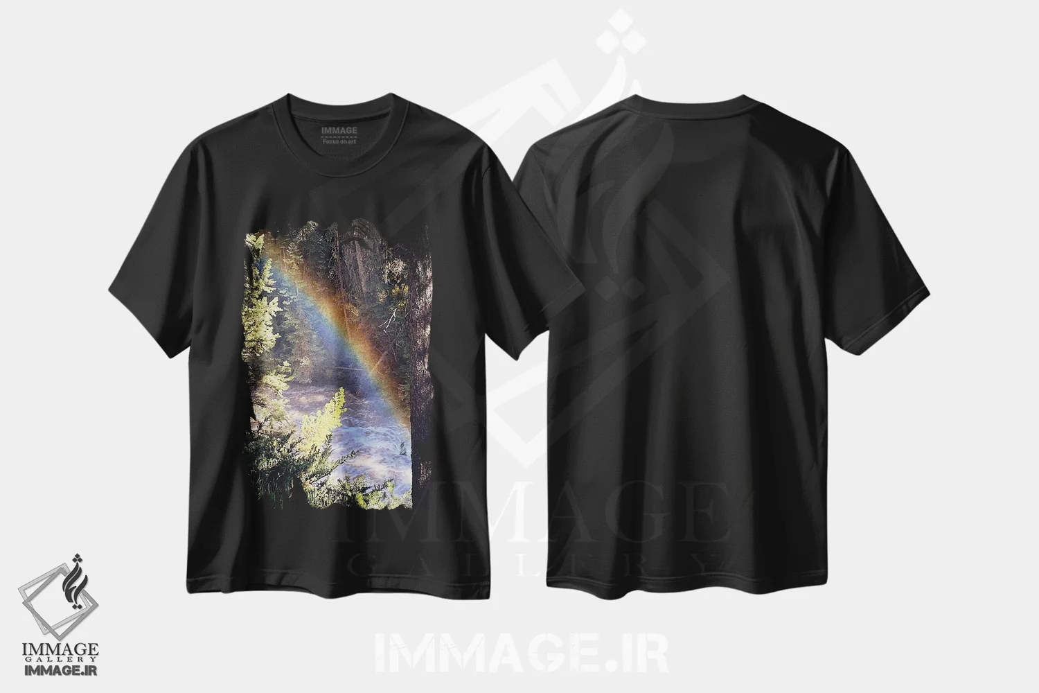 تیشرت مشکی طرح دار برخورد جویبار و رنگین کمان، دکور کلبه و لژ اثر آنا کوپل | فروشگاه ایماژ