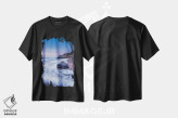 تیشرت مشکی طرح دار رنگ های پاستلی خلیج استی هیل، عکاسی هنری فاخر اثر چاد پاول | فروشگاه ایماژ