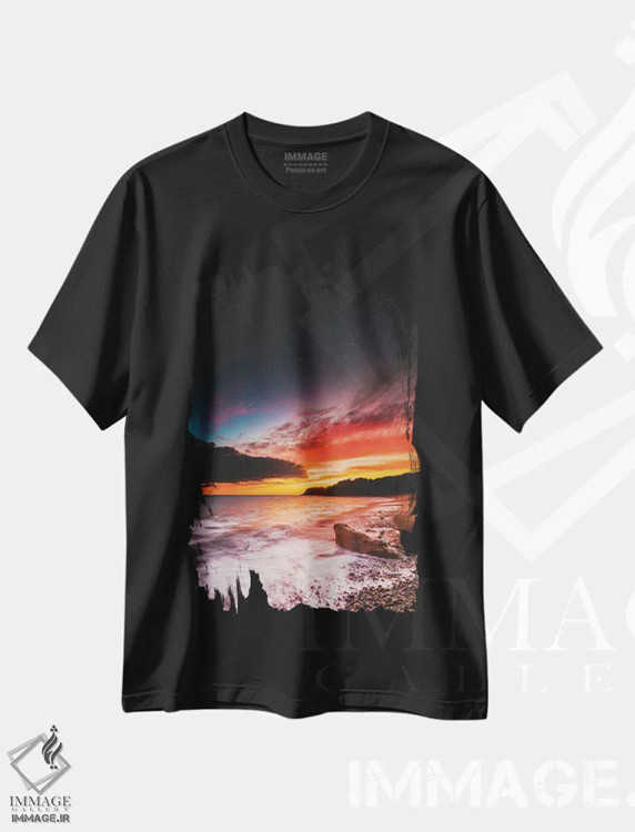 تیشرت مشکی طرح دار شفق در خلیج مانت، عکاسی هنری فاخر اثر چاد پاول | فروشگاه ایماژ
