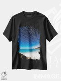 تیشرت مشکی طرح دار ردهای نور در آسمان، عکاسی هنری فاخر اثر چاد پاول | فروشگاه ایماژ