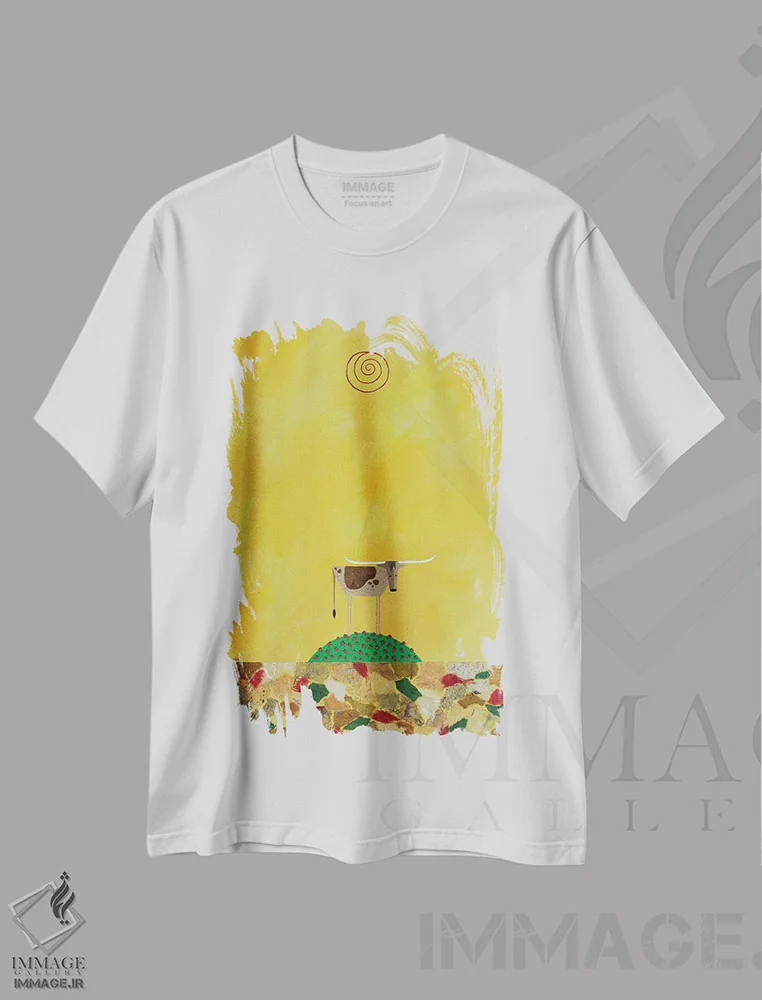 تیشرت سفید طرح دار شاخ بلند در مزرعه توت فرنگی، تزئینی اثر کیسی کریگ | فروشگاه ایماژ