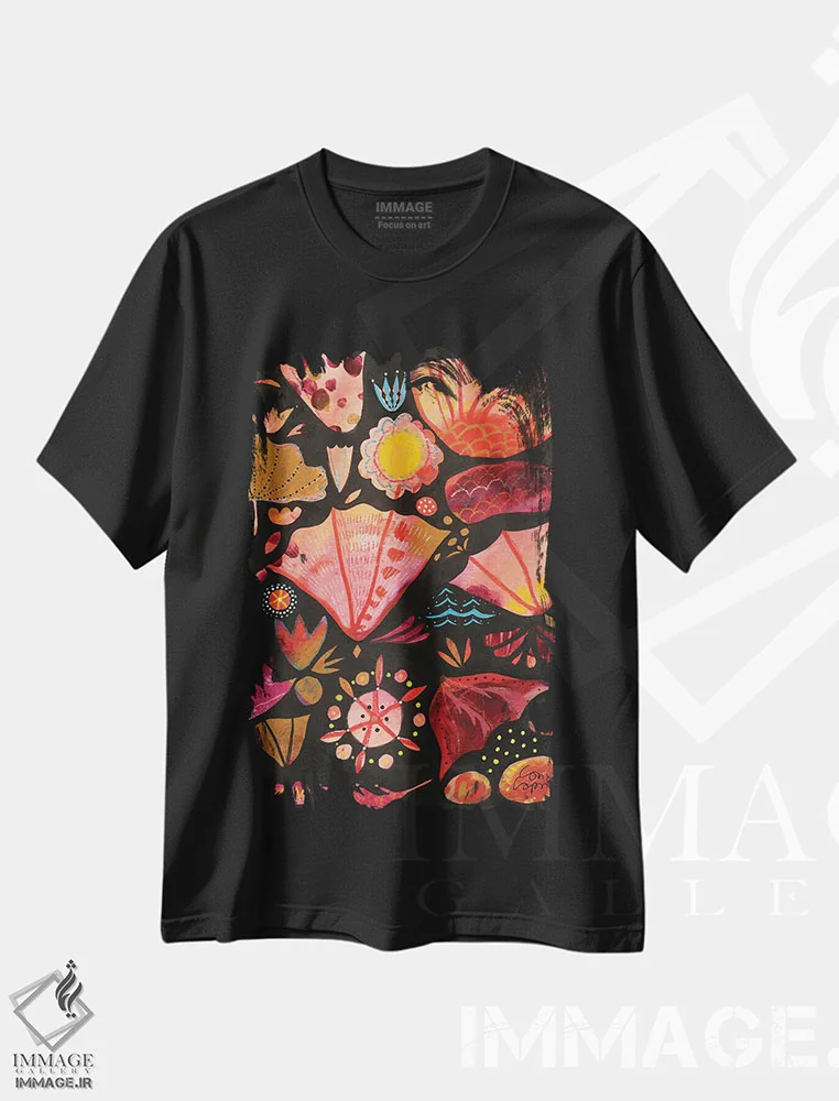 تیشرت مشکی طرح دار خدای چیزهای کوچک اثر کورینا کاپری | immage.ir
