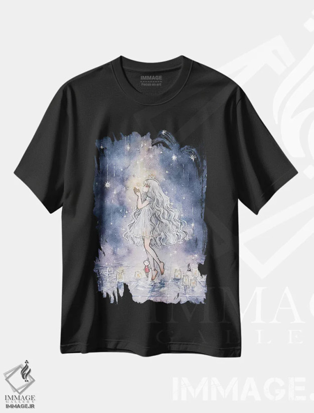 تیشرت مشکی طرح دار او که مراقب ستارگان است، انیمه اثر چریوکی | فروشگاه ایماژ