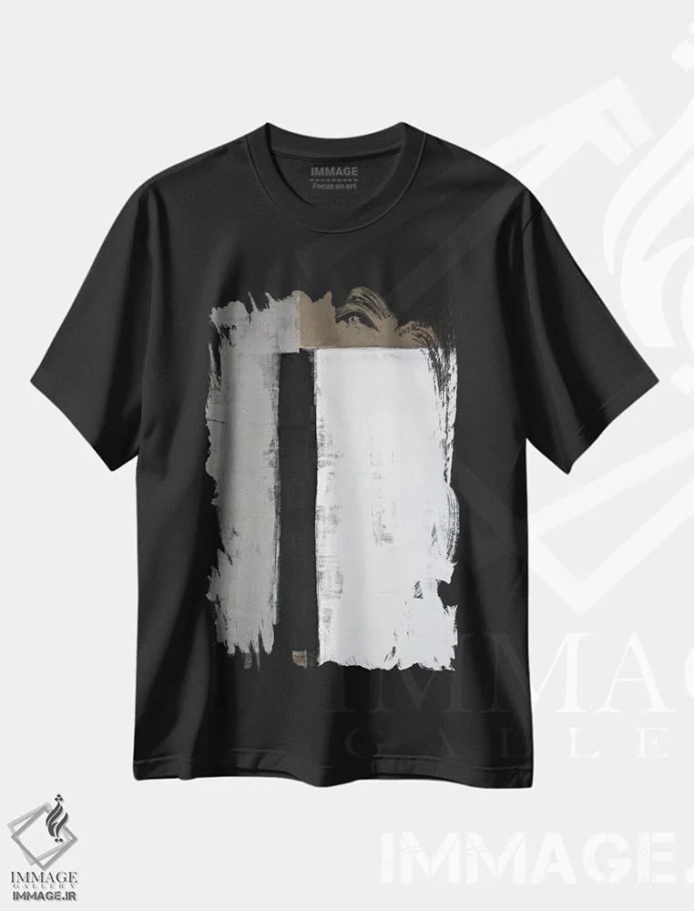 تیشرت مشکی طرح دار "همینجاست" اثر کارول لین تایس | immage.ir