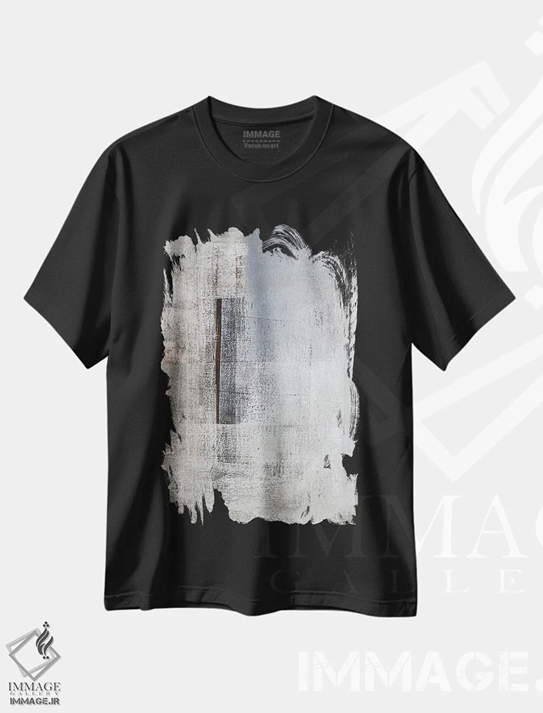 تیشرت مشکی طرح دار "کاملاً تنها" اثر کارول لین تایس | immage.ir