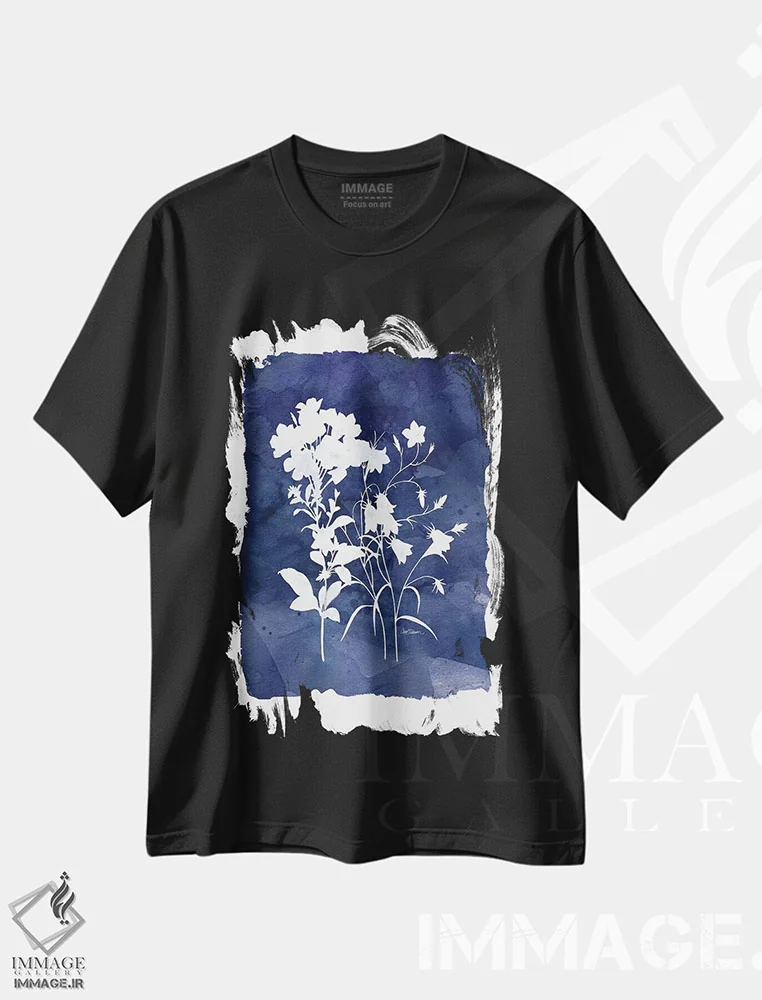 تیشرت مشکی طرح دار گیاه شناسی نیلگون II، دکور معاصر اثر کارول رابینسون | immage.ir