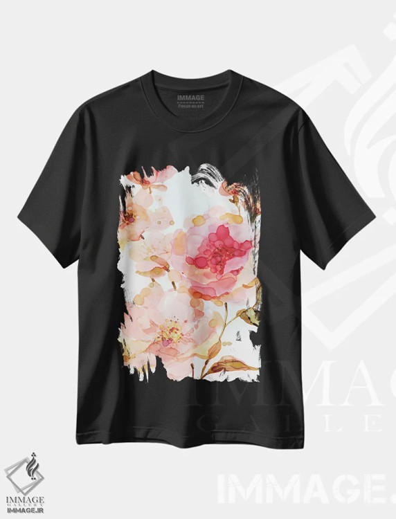 تیشرت مشکی طرح دار رزهای زنده و پررنگ، دکور معاصر اثر کارول رابینسون | immage.ir