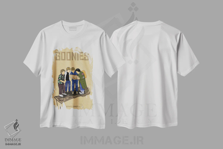 تیشرت سفید طرح دار گونیز، پوستر مینیمال فیلم های اکشن و ماجراجویی اثر کریس ریچموند | immage.ir