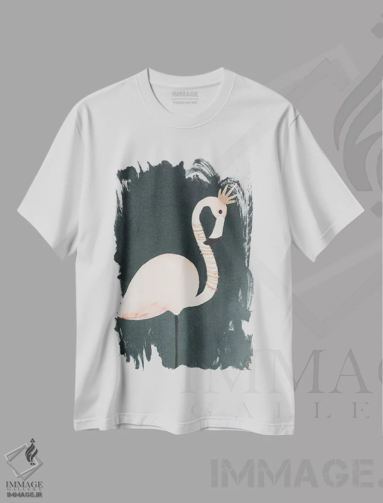 تیشرت سفید طرح دار فلامینگو و تاج، دکور بوهمی اثر کریتینگ تارین | فروشگاه ایماژ