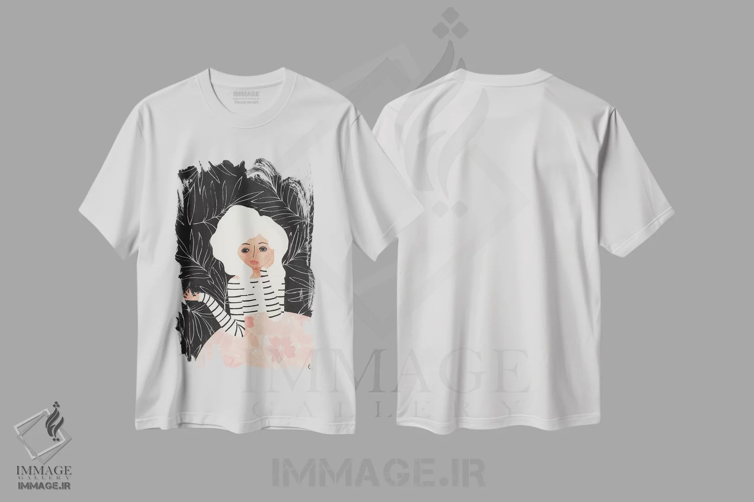 تیشرت سفید طرح دار دختر پشت میز، دکور بوهمی اثر کریتینگ تارین | immage.ir