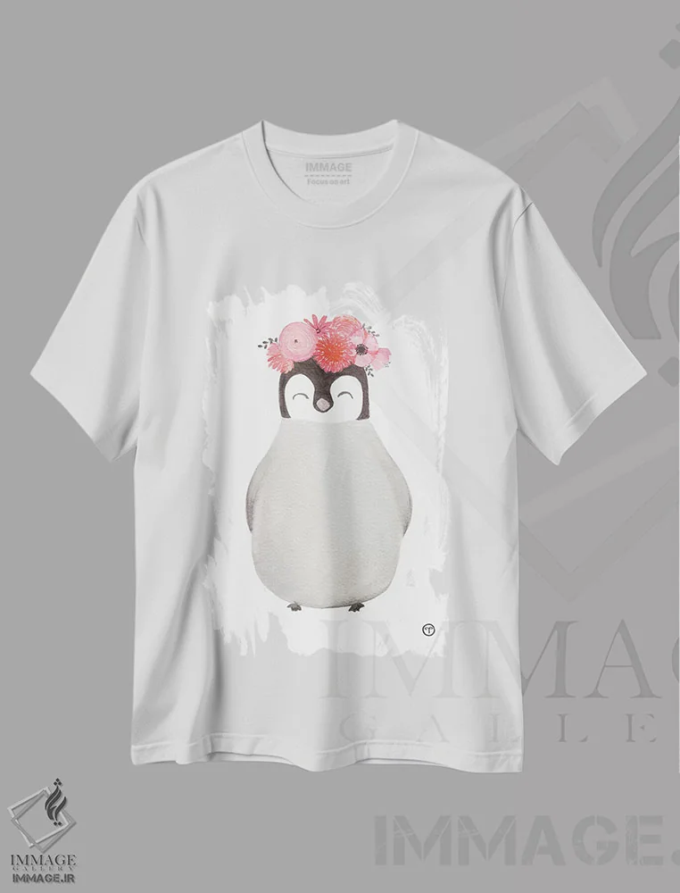تیشرت سفید طرح دار کاغذ پنگوئن، دکور بوهمی اثر کریتینگ تارین | immage.ir