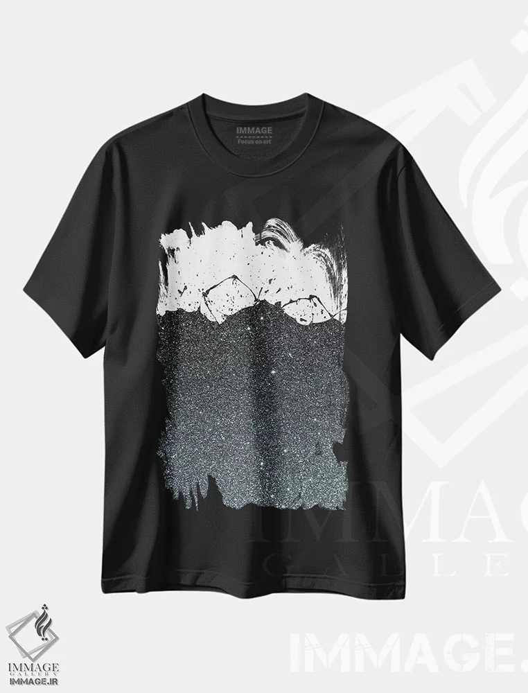 تیشرت مشکی طرح دار تم پاشش مشکی اثر امانوئلا کاراتونی | فروشگاه ایماژ