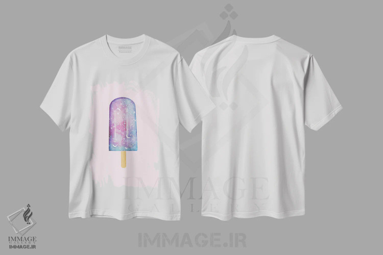 تیشرت سفید طرح دار بستنی یخی کهکشانی، هنر فاخر معاصر اثر امانوئلا کاراتونی | immage.ir