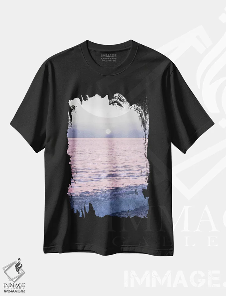 تیشرت مشکی طرح دار ماه و خورشید روی دریا، دکور ساحلی اثر امانوئلا کاراتونی | immage.ir