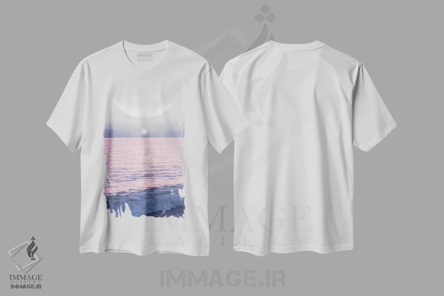 تیشرت سفید طرح دار ماه و خورشید روی دریا، دکور ساحلی اثر امانوئلا کاراتونی | فروشگاه ایماژ