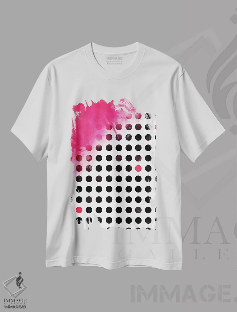تیشرت سفید طرح دار صورتی روی نقطه نقطه ها اثر امانوئلا کاراتونی | فروشگاه ایماژ