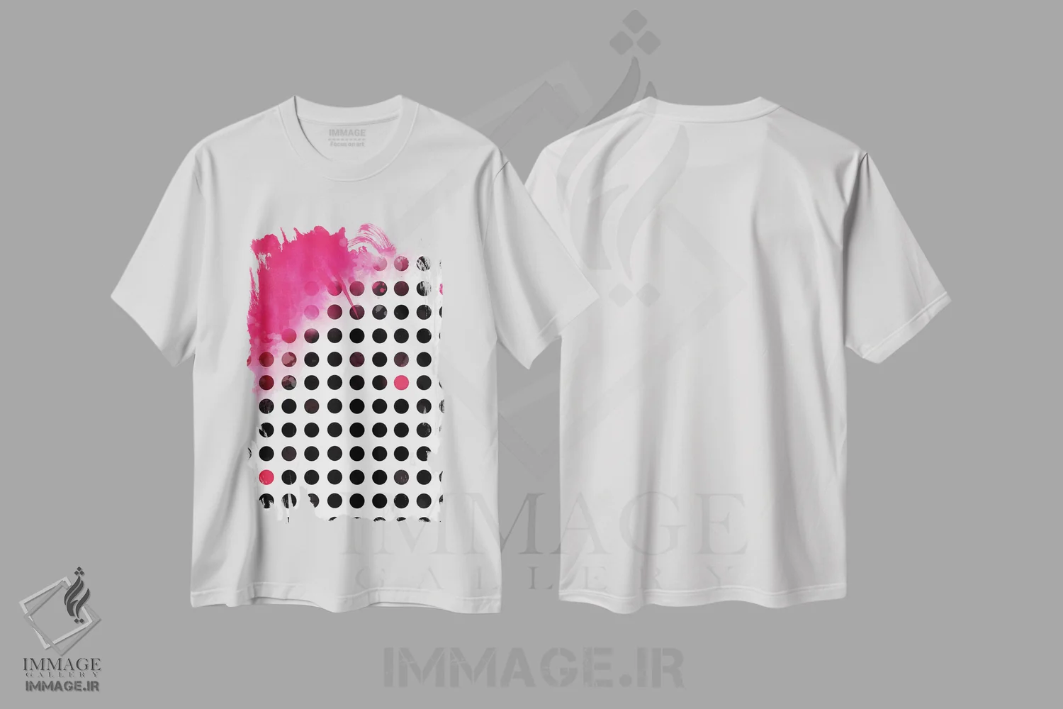 تیشرت سفید طرح دار صورتی روی نقطه نقطه ها اثر امانوئلا کاراتونی | فروشگاه ایماژ