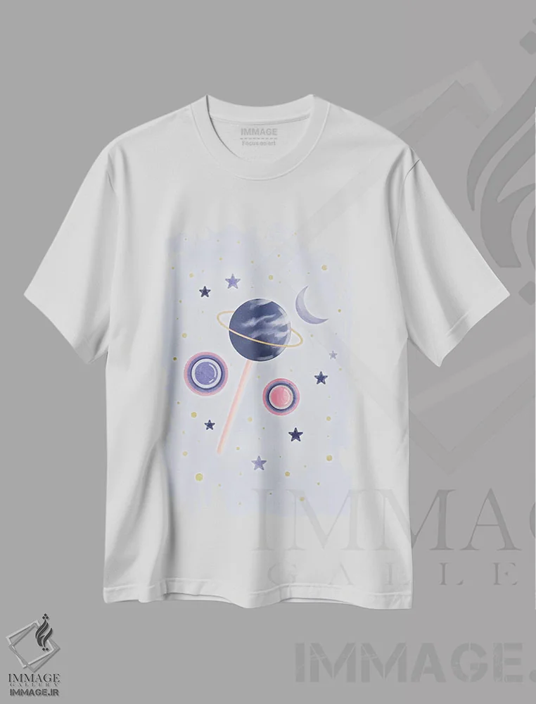 تیشرت سفید طرح دار آبنبات چوبی فضایی، تزئینی اثر امانوئلا کاراتونی | فروشگاه ایماژ