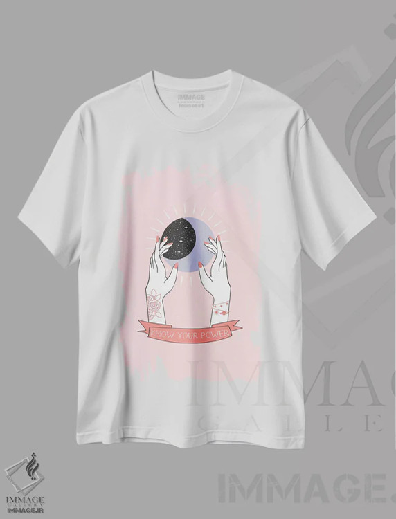 تیشرت سفید طرح دار قدرت دختران، تزئینی اثر امانوئلا کاراتونی | immage.ir