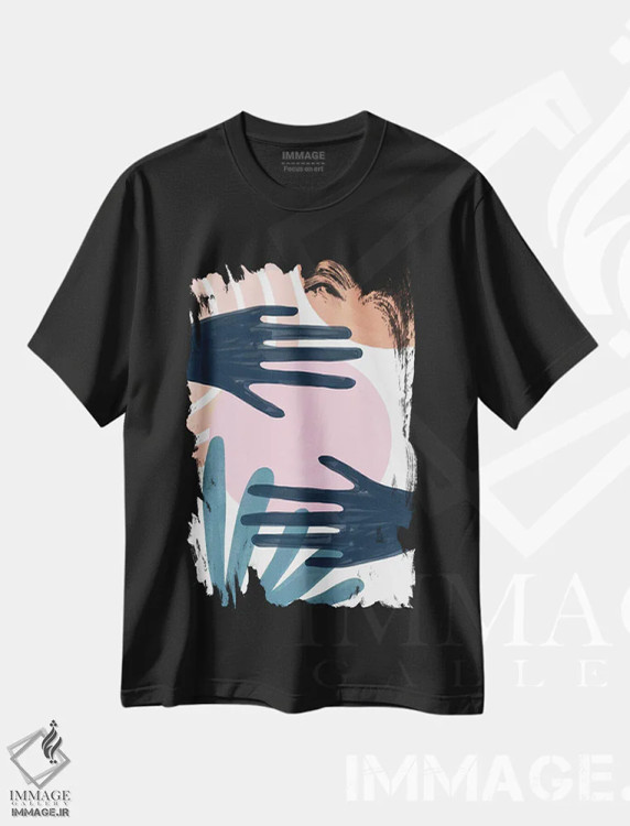 تیشرت مشکی طرح دار خورشید را شکار کن، دکور بوهمی اثر امانوئلا کاراتونی | فروشگاه ایماژ